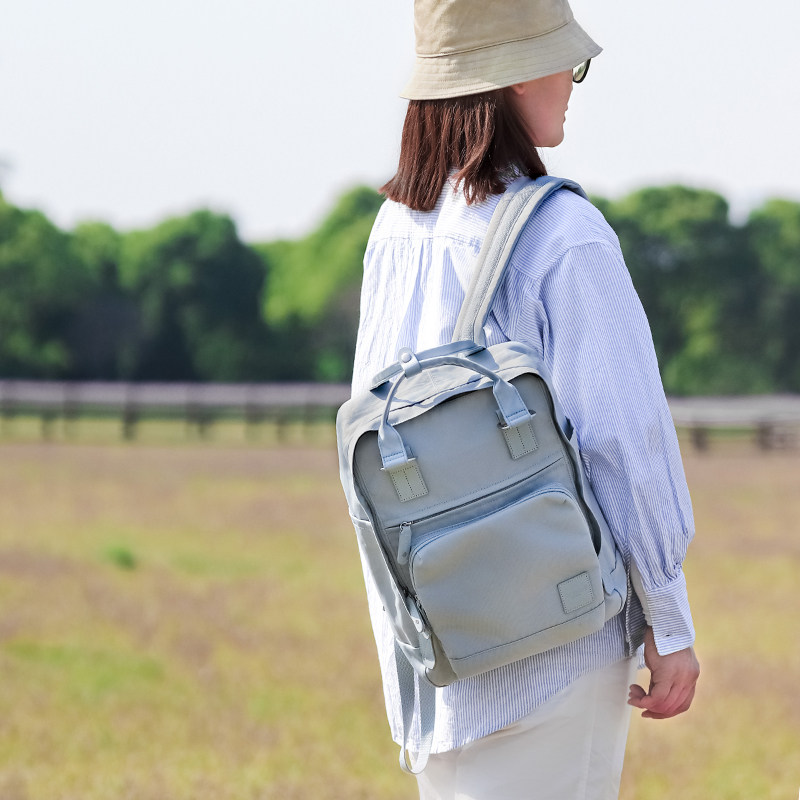 Qminica backpack women's schoolbag 2022 new college students junior high school students high school students all-match ins computer backpack