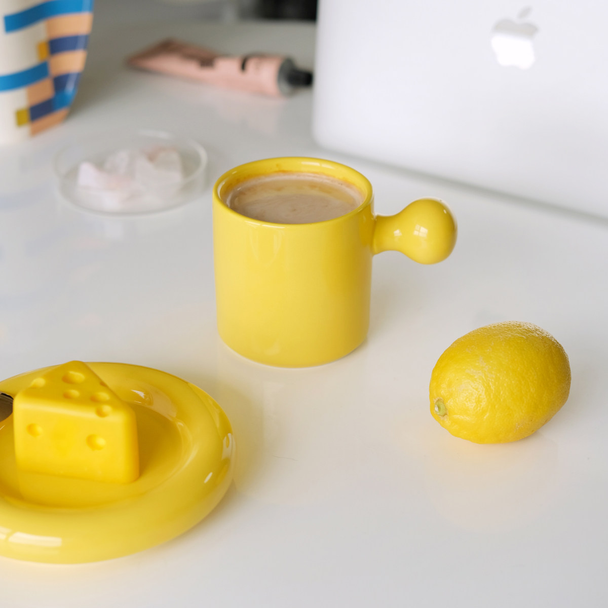 Spot AHD round hand mug ceramic cup Korean wind ins coffee couple cute circle circle creative exquisite water cup