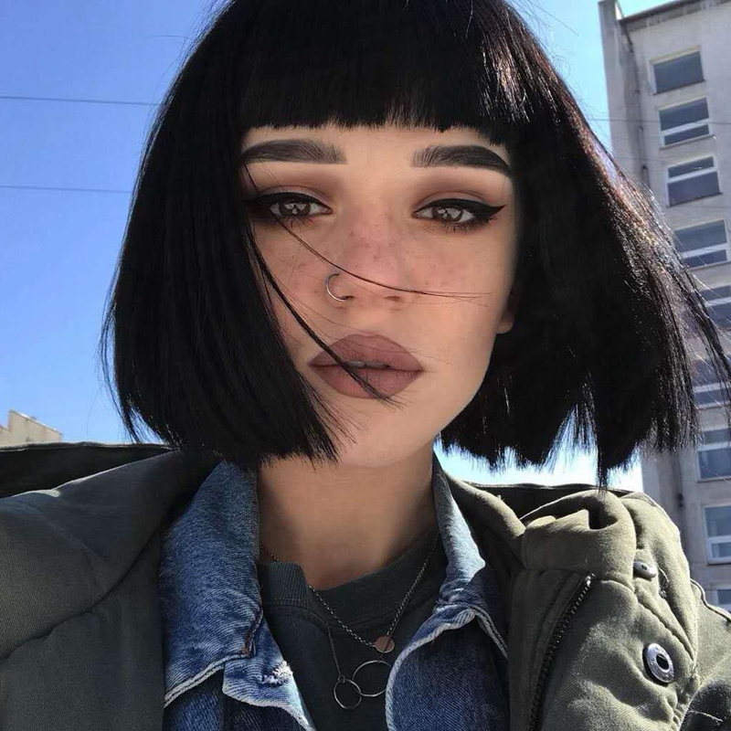European and American Style Short Hair Wig for Women with Round Faces, Popular on Social Media, Street Style, Nightclub Bobo Hairstyle with Air Bangs, Short Straight Hair, Dora
