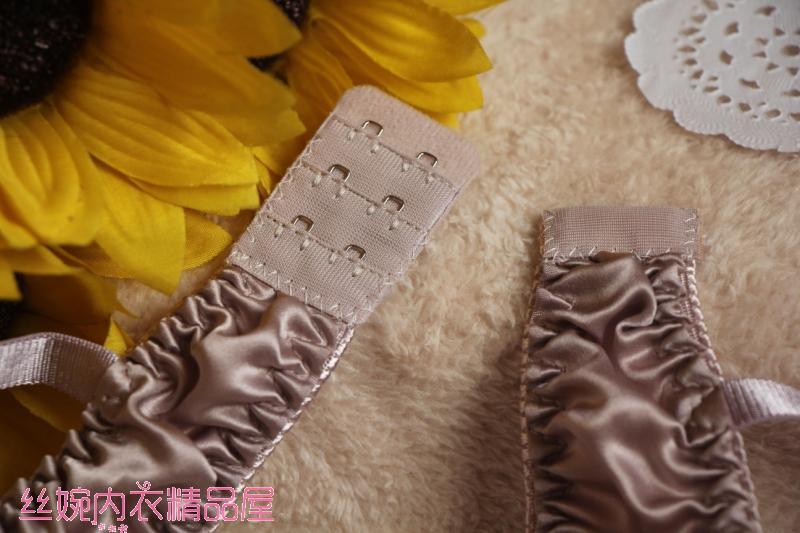 Silky Silk Đồ lót Cao su Màu đỏ Phong cách đơn giản Bộ phim liền mạch Không có vòng thép sang trọng thấm mồ hôi kháng khuẩn áo ngực áo lót thời trang
