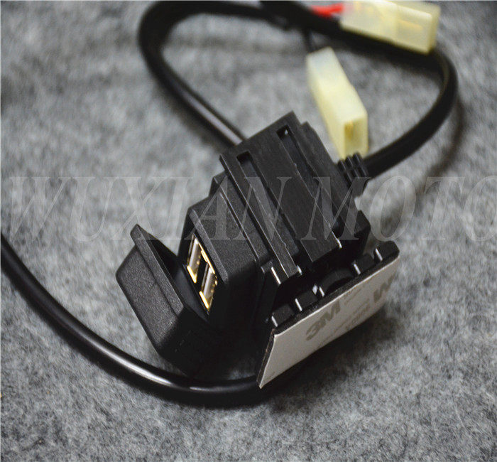 Applicable KTM split face Duke KTM390 17 years -21 years without distortion straight-plug waterproof dual USB charger