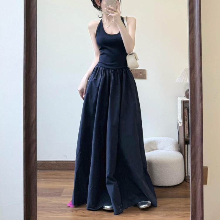175cm Tall, Extra-Long Patchwork Tank Dress, Summer Maxi Dress with a Stylish Backless Design, Waist-Cinching, and a Large, Flowing Hem That Reaches the Floor