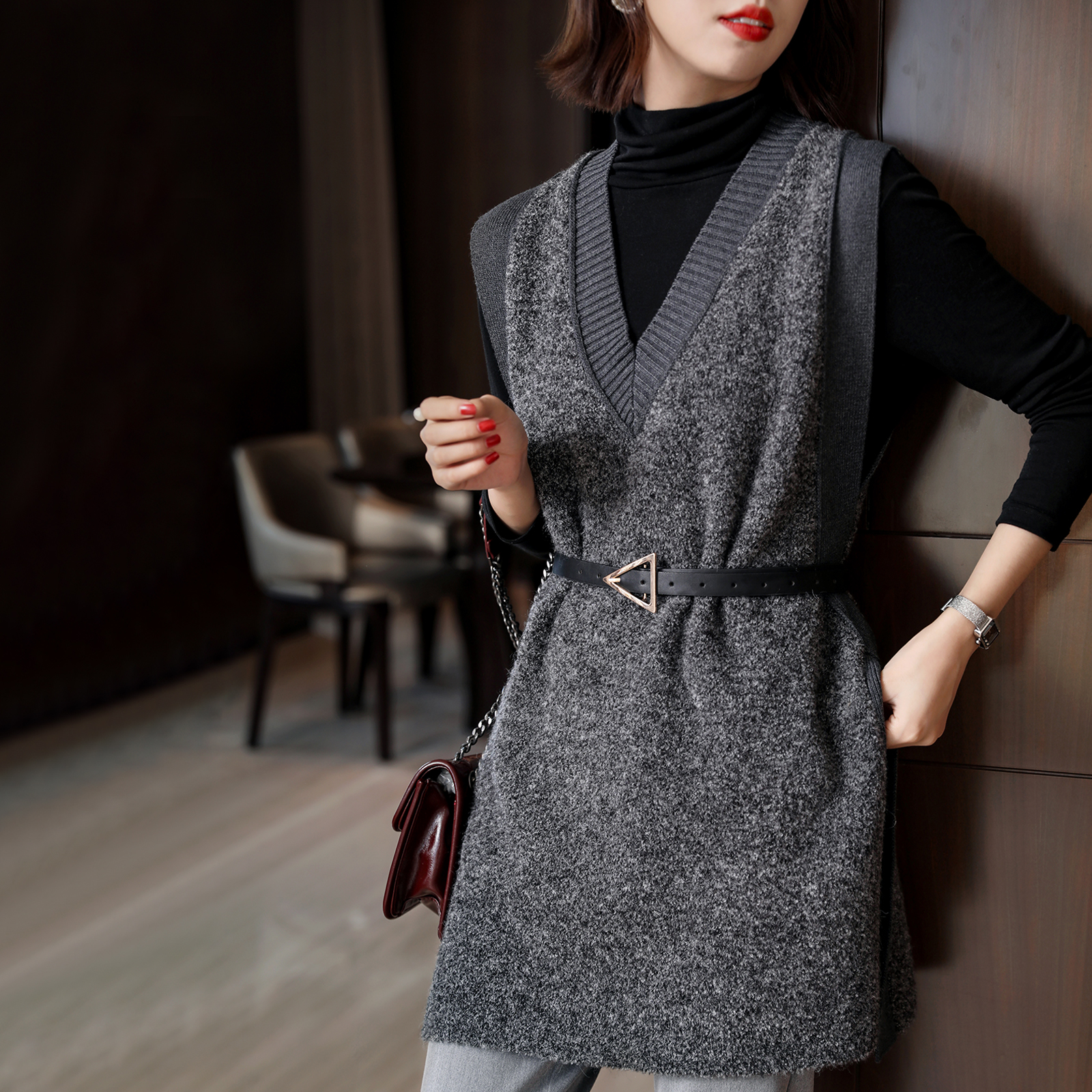 FENPERATE 2022 Spring new temperament V collar headsets Lazy Black Grey Sleeveless Knit Foreign Dress