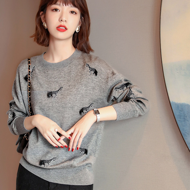 FENPERATE 2022 Early spring new grey zebra embroideries Lazy Wind 100 Lapped Collar Sweater Woman