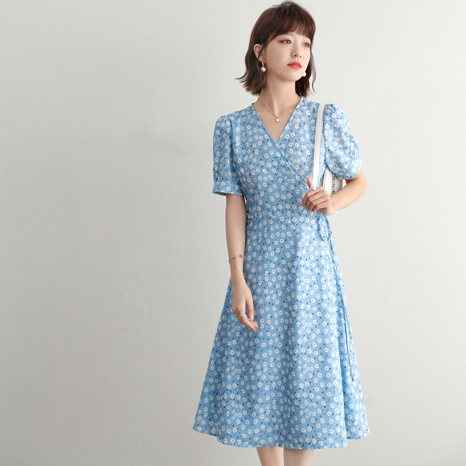 FENPERATE French style blue Romantic Elegant Tea Hysteria for women Summer New products Aging Daisy Printed Snowspun Dresses
