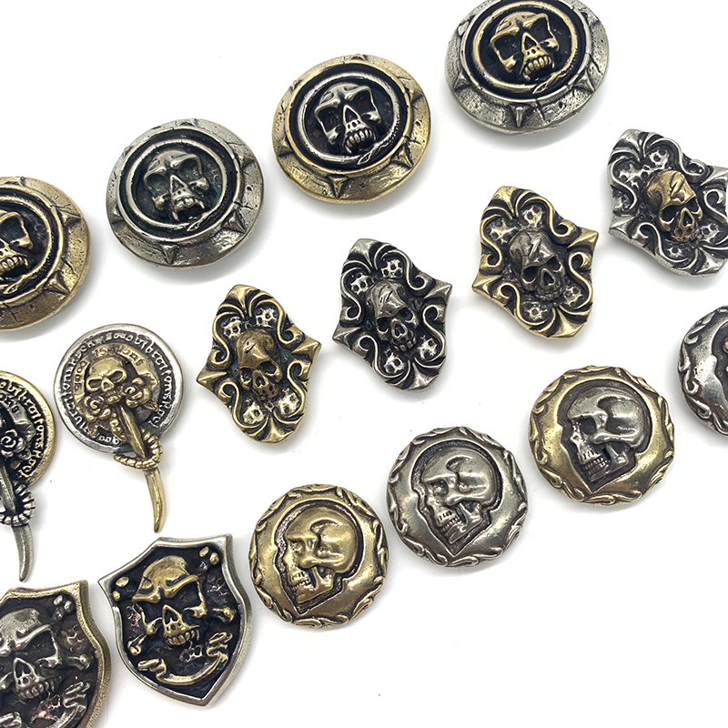 Dongguan broken copper leather carving leather luggage pure copper skull wealth cloth buckle retro ghost head clothing embellishment decorative buckle accessories