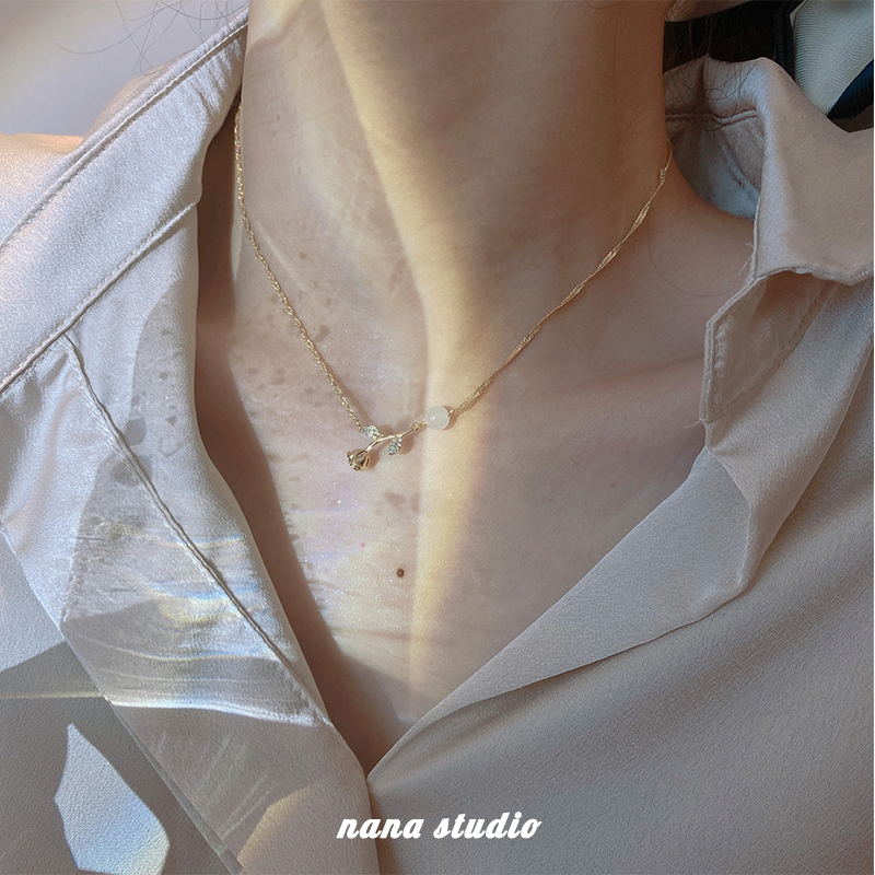 Natural white jade little prince rose necklace female summer light luxury ins niche design sense collarbone chain temperament advanced
