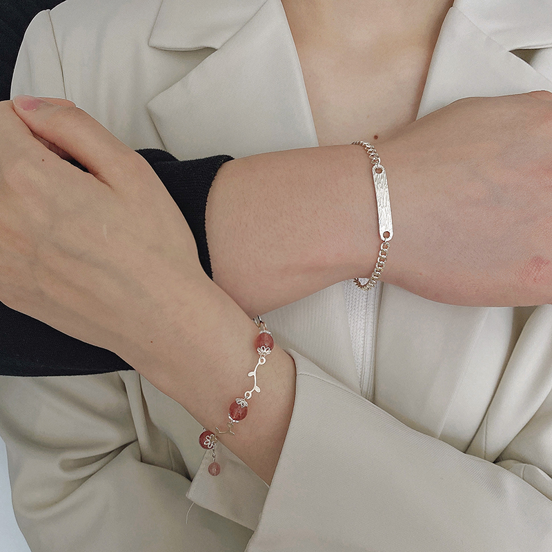 Couples hand in a pair of pure silver lovers with a nice little crowd design sense sending boyfriend gift wood with a branch girl girl