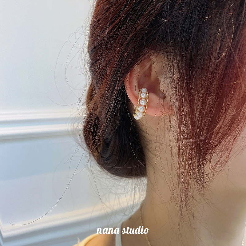 A multi-wear natural pearl ring ear clip female light lavish minimalist ring ins young girl's senior sense