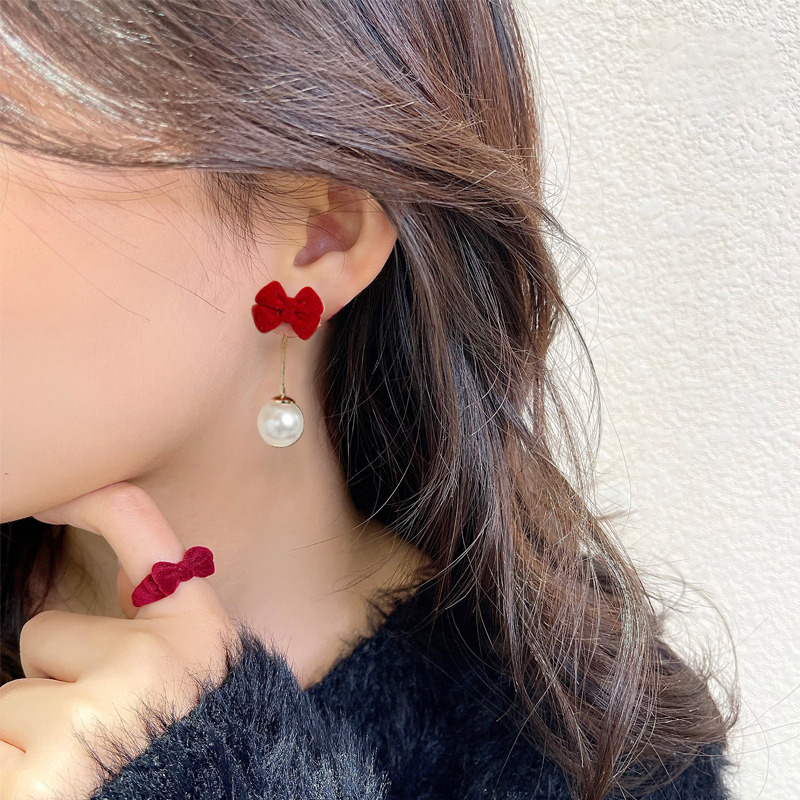 Pearl red velvet earrings earrings female 2021 new trendy high-end autumn and winter red bow New Year's earrings