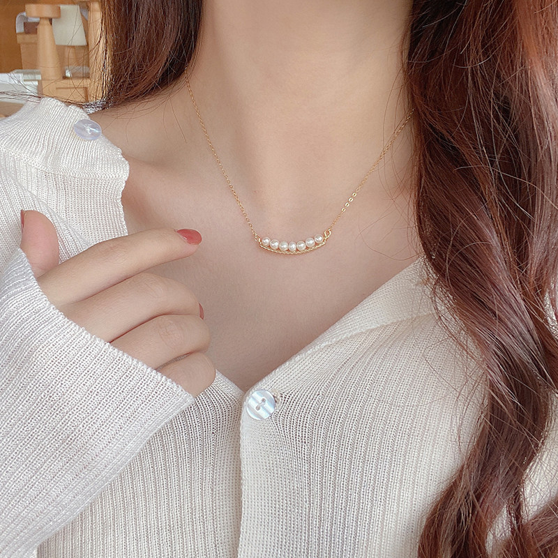 Natural freshwater pearl smile collarbone chain female retro simple necklace female ins niche design temperament net red