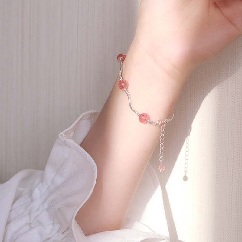 Natural strawberry crystal powder crystal handmade female pure silver Peach Blossom Korean version of the Han version of the student Mori Girlfriends Lukewarm Wind