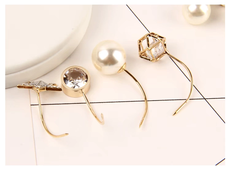Nhật Bản và Hàn Quốc với phụ kiện ngọc trai rhinestone chống ánh sáng trâm cài áo len nữ áo choàng len trang trí nhỏ pin khóa sáng tạo - Trâm cài huy hiệu cài áo sang chảnh
