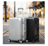 Универсальный чемодан подходит для мужчин и женщин для путешествий