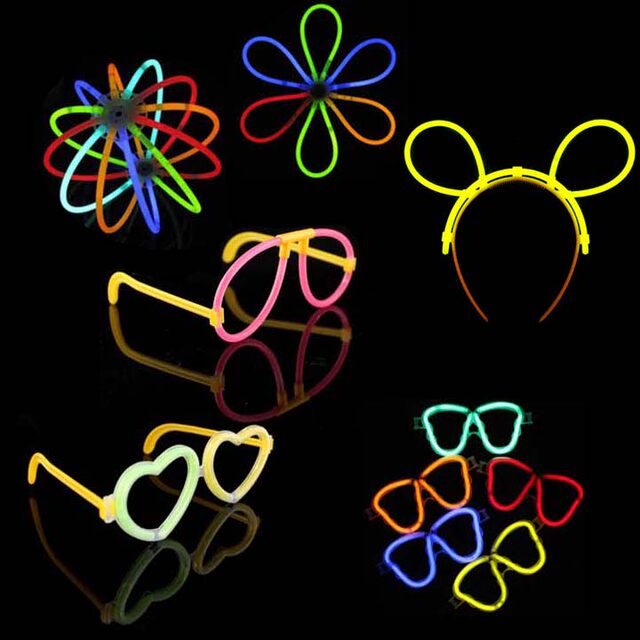 ອຸປະກອນເສີມ Glow stick, hairpins, ແວ່ນຕາສ່ອງແສງຮູບຫົວໃຈ, hoops ຜົມແສງສະຫວ່າງໃນຕອນກາງຄືນ, ສາຍແຂນ, pinwheels luminous, ອຸປະກອນ Halloween