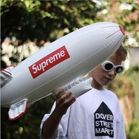 Высокий надувной самолет