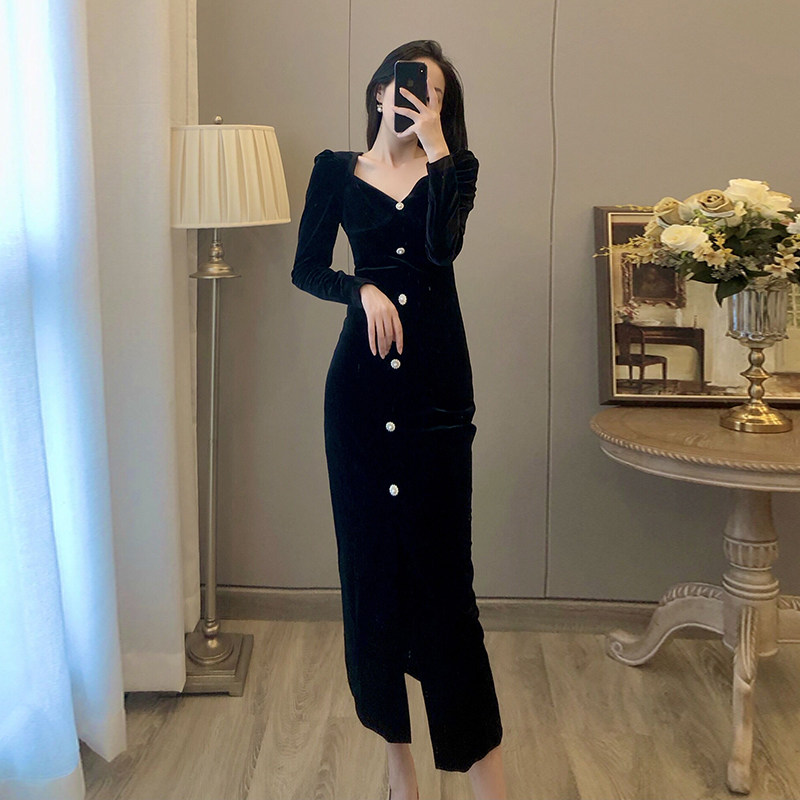 Early autumn new French style retro dress Hepburn little black dress waist slimming celebrity temperament square collar slit long skirt