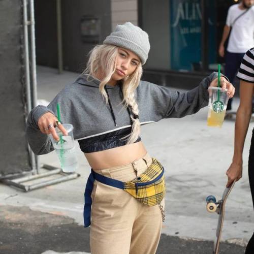 Bumbag belt bag cross-body bag shoulder bag skateboard bungee corduroy vintage versatile 1985 skateboard