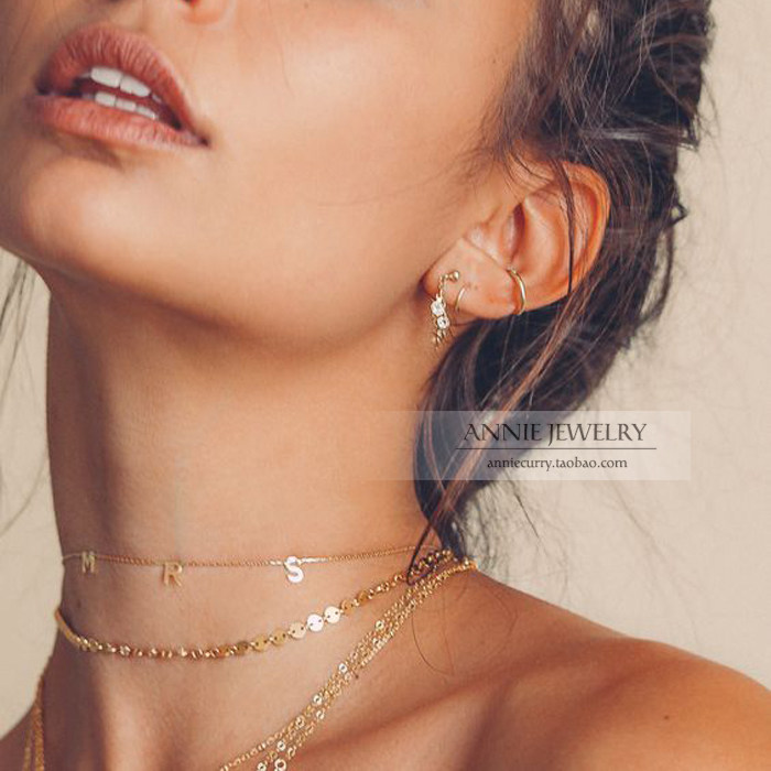 disc choker necklace for women – fashionable round pendant statement jewelry