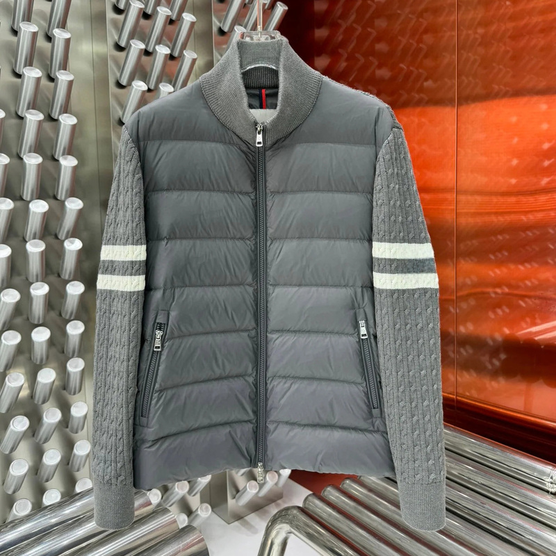 American Casual Striped Sleeve Cashmere Knit Sweater Patchwork Fitted Warm Winter Coat White Goose down Jacket American Casual Striped Sleeve Cashmere Knit Sweater Patchwork Fitted Warm Winter Coat White Goose down Jacket