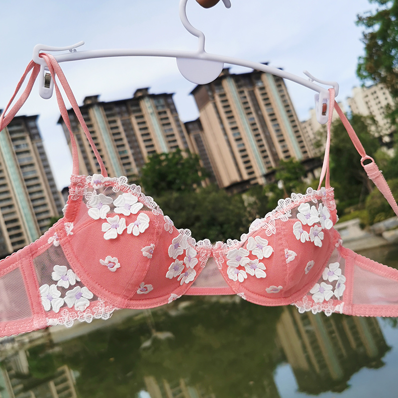 Sexy lace pattern embroidery pink underwear big chest show small comfortable breathable underwear thong suit for women