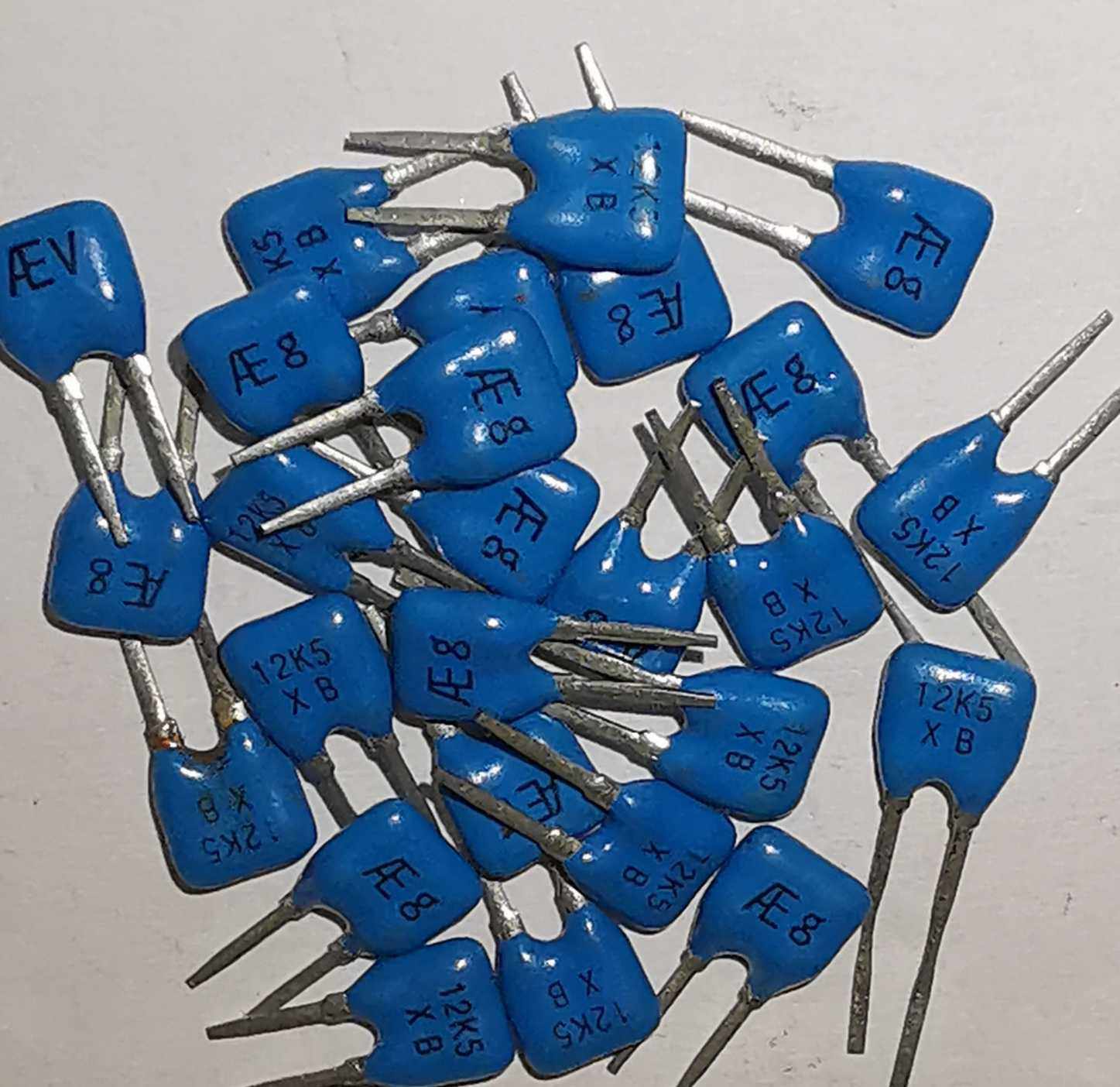 12 5K 1 4W foot distance P2 5mm brand new Israel AE wafer metal foil resistance volume potentiometer resistance-Taobao