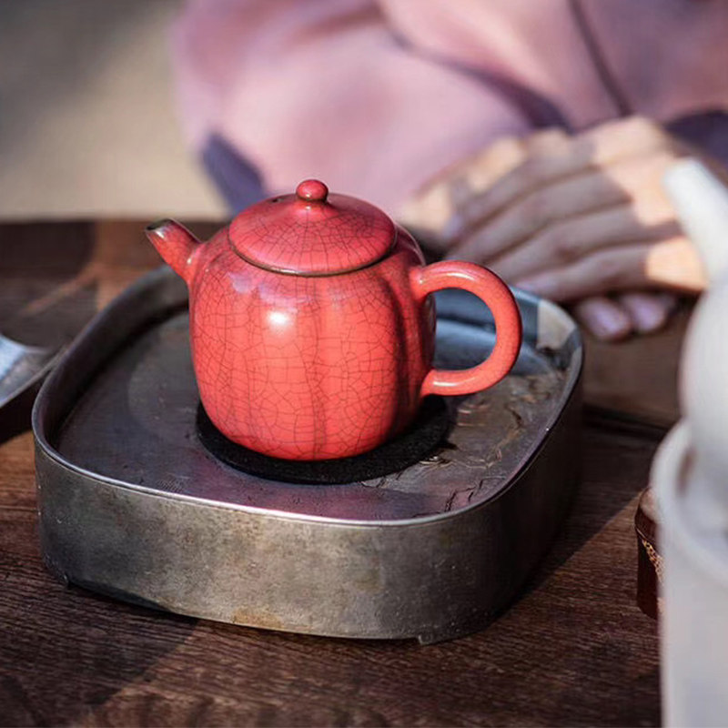 Fanshantang hawthorn red rock mud melon edge sketch pot open piece can raise soda glaze old rock mud teapot Jingdezhen