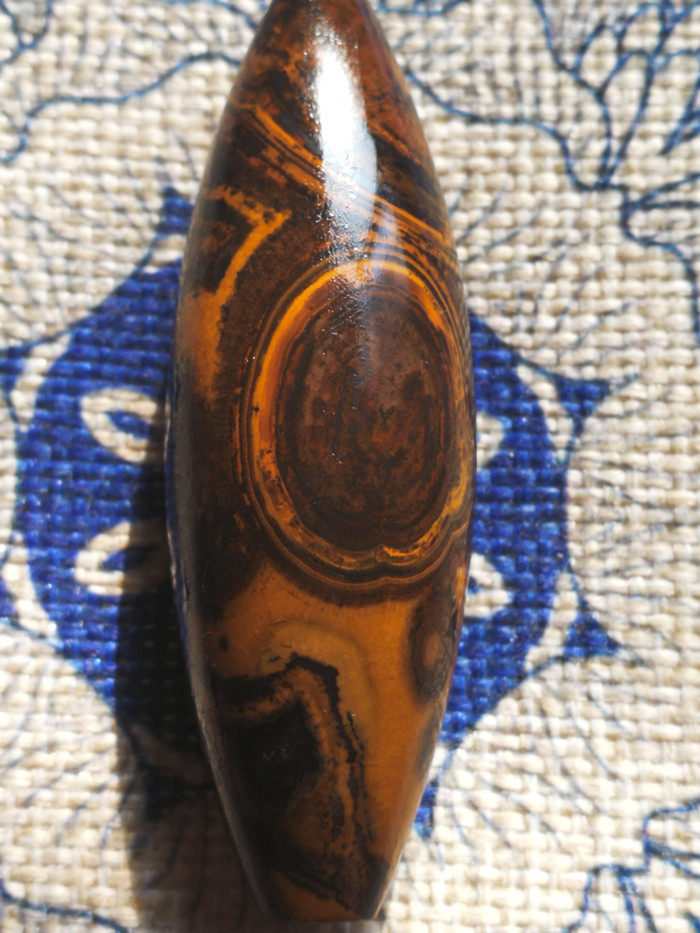 Montian Pearl Nine Eye Page Rock Chicken Oil Yellow Bottom (Great Warp Wheel Wisdom Eye) Collection Grade Allah Good Eye Original Stone