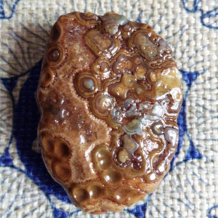 Mongolia Allah Good Jade Eyes Raw Stone Manau Surface Numismatic Money Stone Nine Eyes Shale to the Gobi Chiishi Stone