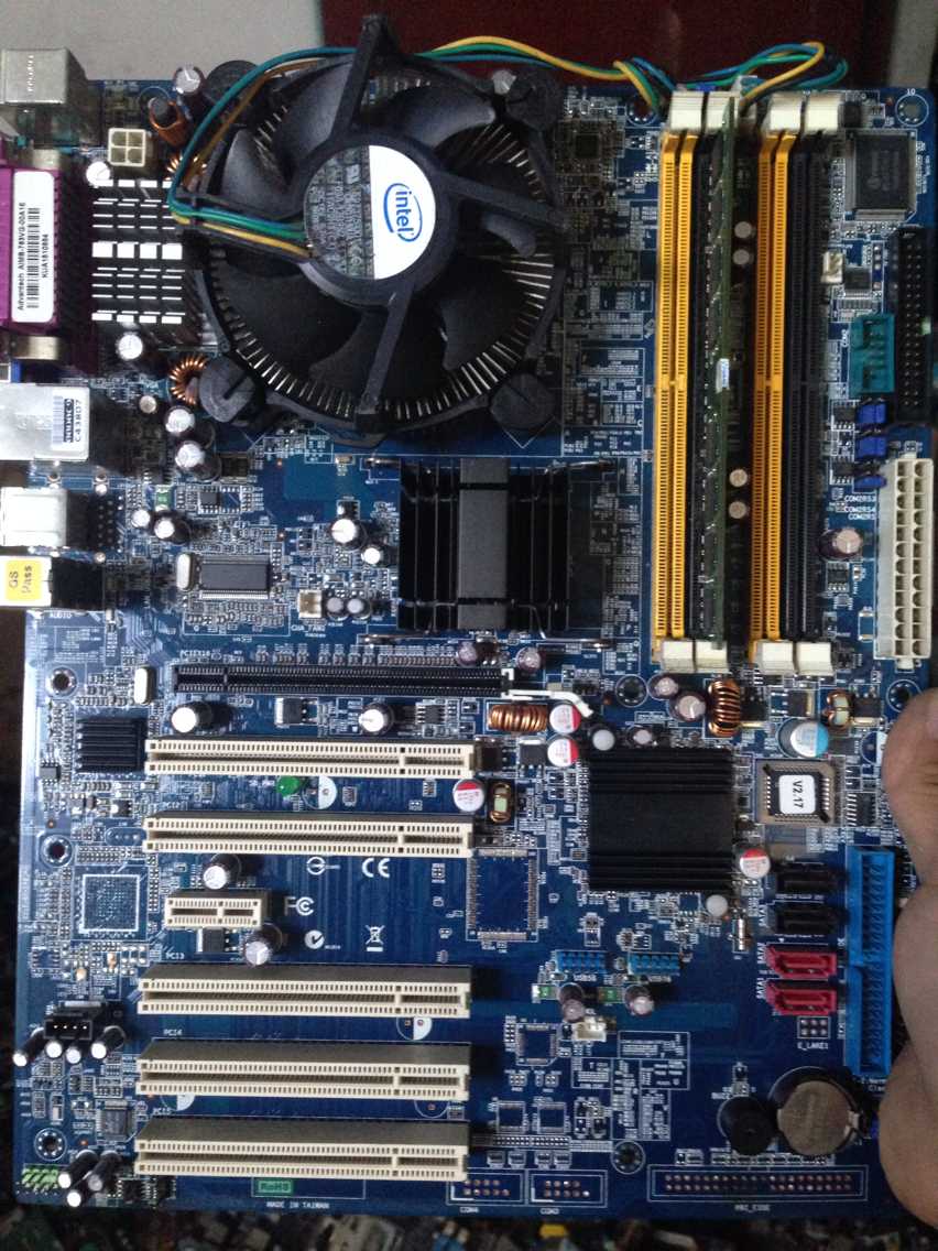 Research Hua AIMB-763 AIMB-763VG-00A1E industrial control machine motherboard supports 775-pin DDR2