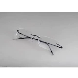 Ультра -светлая суперпроницаемость Bata Titanium Learless Stackes Right может быть оборудована бриллиантовой рамкой.