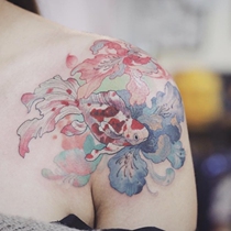  Flower arm girl TATTOO D130 Ukiyo-e goldfish fish flower shoulder tattoo plastered with two sheets