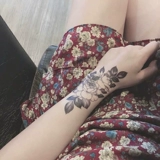 Татуировка королева x215 запястья