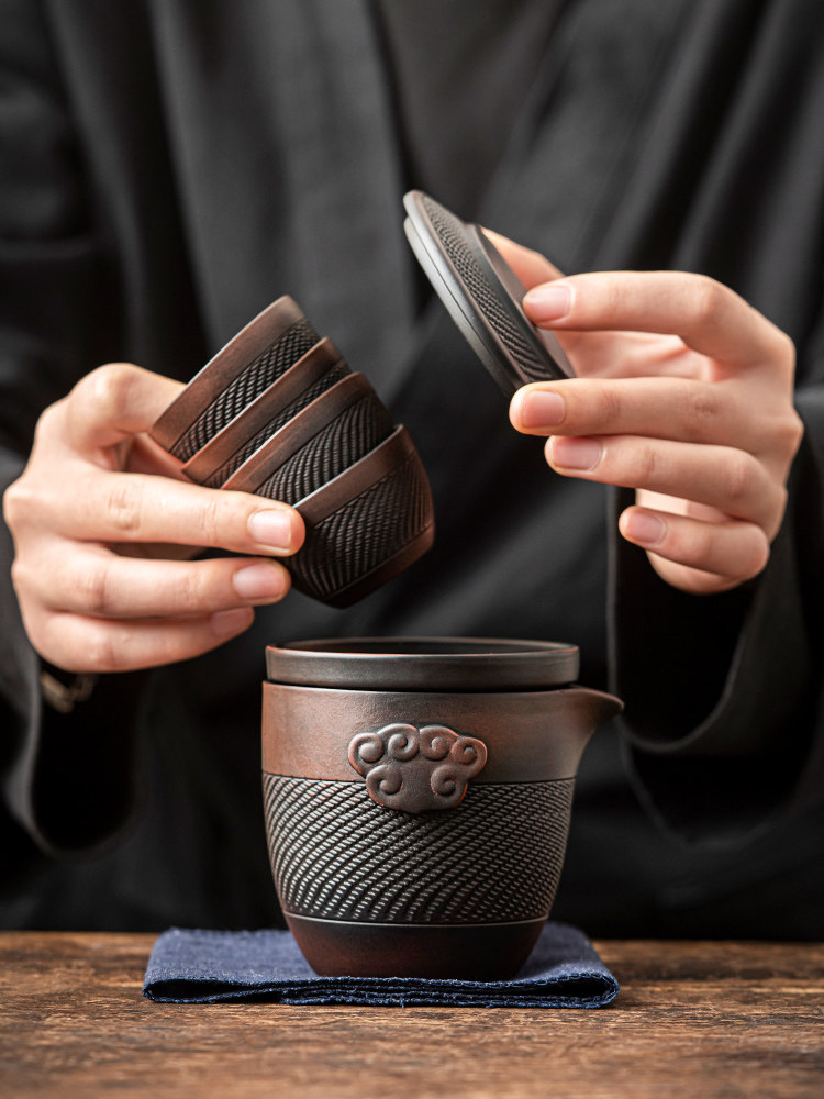 Tangfeng Purple Clay Quick-Drinking Cup Set, One Pot and Four Cups, Portable Travel Tea Set for Outdoor Use and Car Travel