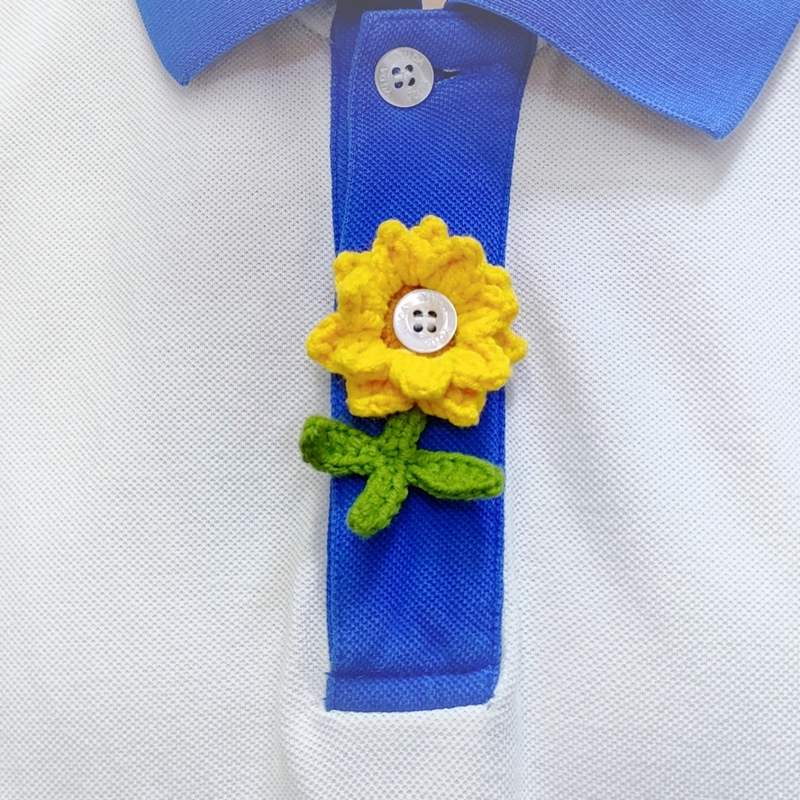 Finished Handmade Sunflower Button Covers, a Creative Gift That Won First Prize in Both College and High School Entrance Exams, Suitable for Giving to Children or Friends Finished Handmade Sunflower Button Covers, a Creative Gift That Won First Prize in Both College and High School Entrance Exams, Suitable for Giving to Children or Friends