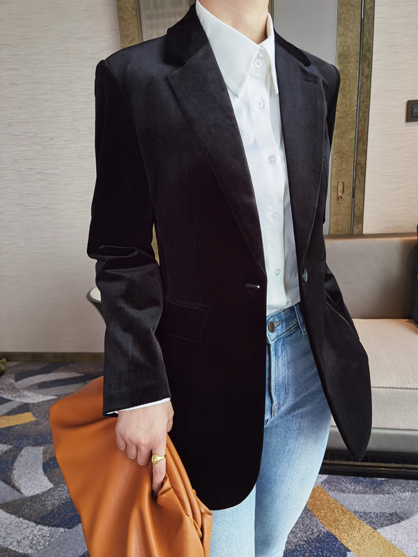 High-End Fashionable Black Velvet Blazer for Women, Medium Size, Slim Fit, Narrow Shoulders, High-End Feel, Elegant Small Suit High-End Fashionable Black Velvet Blazer for Women, Medium Size, Slim Fit, Narrow Shoulders, High-End Feel, Elegant Small Suit