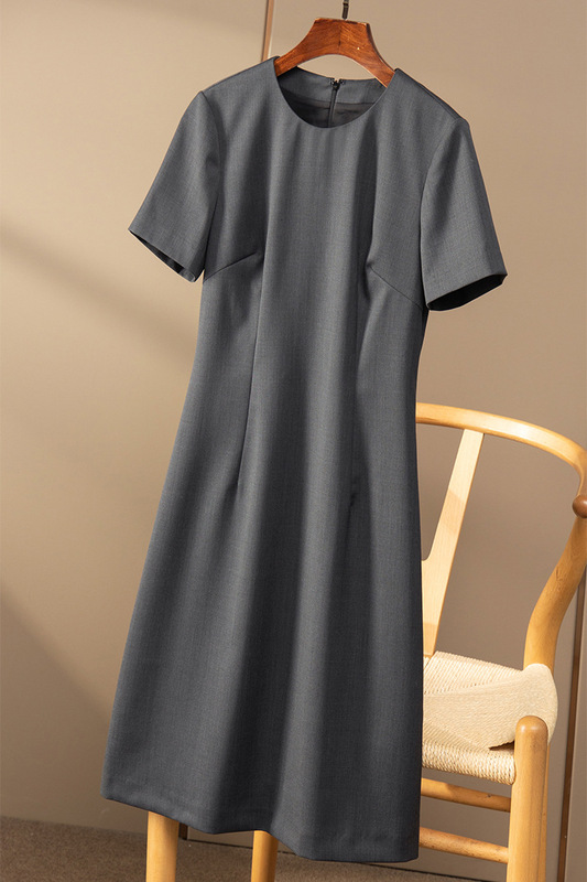 Spring No-Maintenance High-End Gray Dress for Women, Little Black Dress, Waist-Cinching, Elegant, Slimming, Suitable for Commuting, Formal Interview Dress, Thick