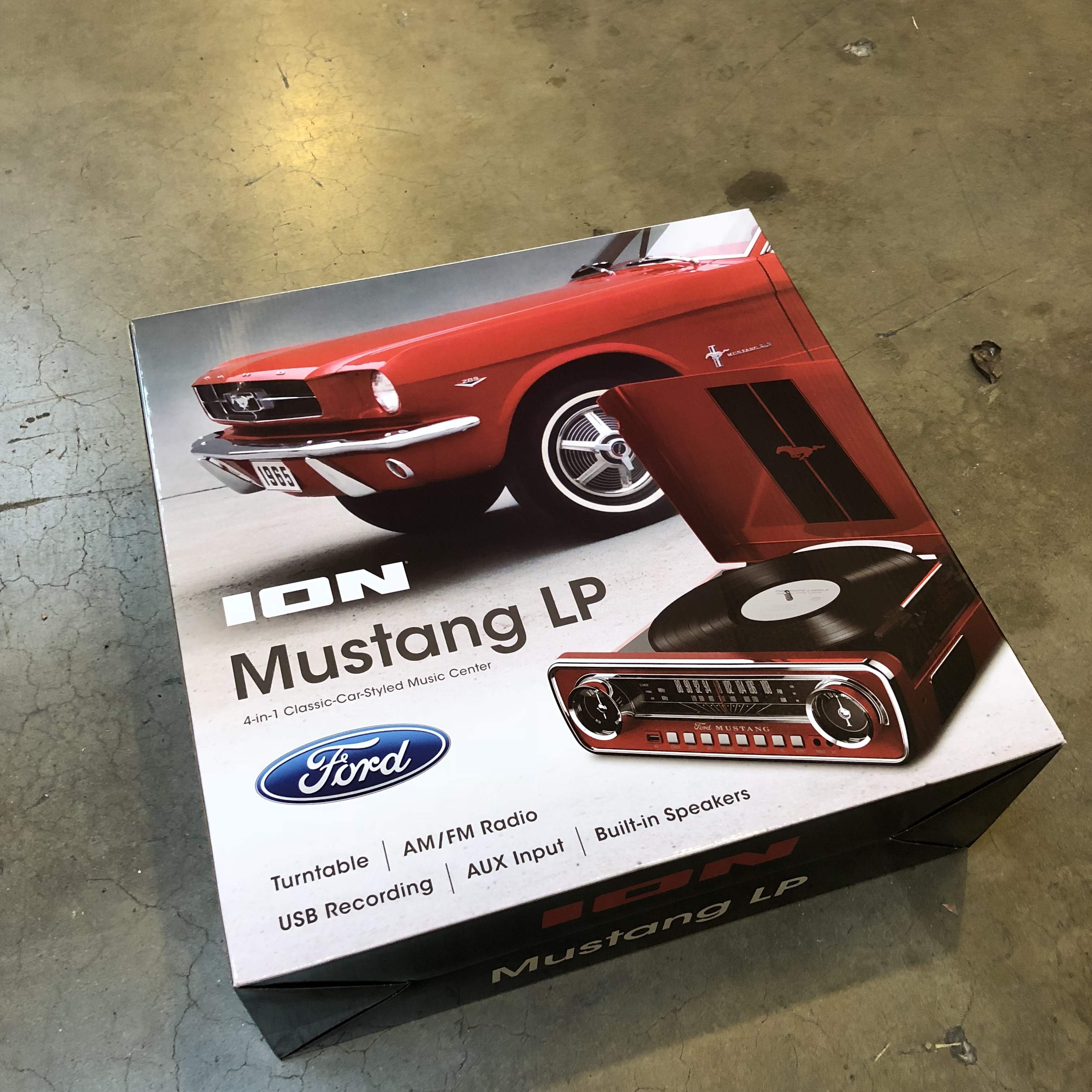 Thư trực tiếp của Mỹ Ion Mustang Ford Mustang xe thể thao LP vinyl ghi máy ghi âm retro đa chức năng 	đầu đĩa than micro dd8	