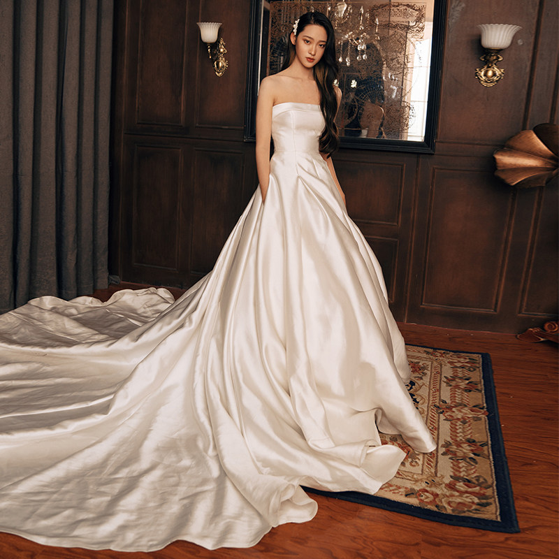 Satin main wedding dress 2021 new sexy tube top white simple slim temperament bride welcome dress skirt trailing