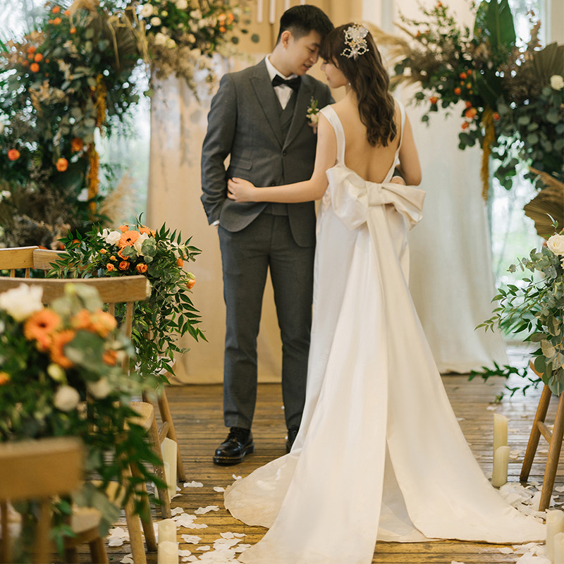 Satin wedding dress 2021 new bride white V-neck is simple and thin