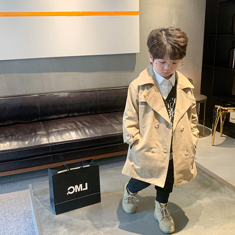 Boy's windcoat jacket 2022 Spring new Yangsends CUHK Tong Leisure Inn's medium long version of handsome children's blouses