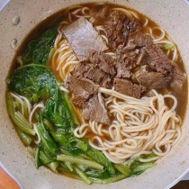 Pat 4 bags of Shunfeng new Fusheng table beef noodles with seasoning bag 455g bag frozen instant food