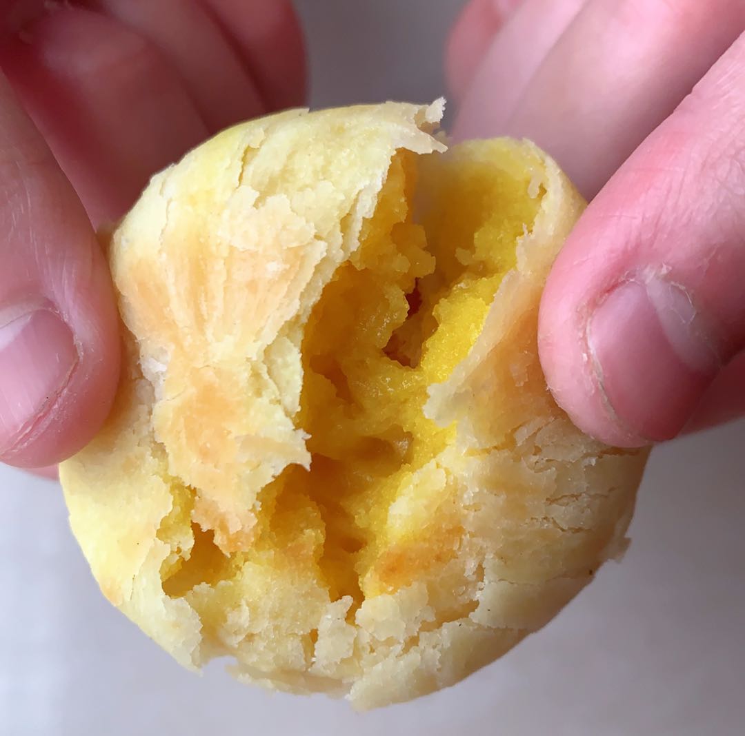 Beizai's new handmade salted egg yolk-flavored pie Ancient early-flavored puff pastry 14 Fujian specialties