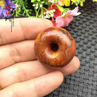 Pure natural Xuanhua Warring States red agate grass flower safe buckle Bread Buckle pendant sweater refining safety