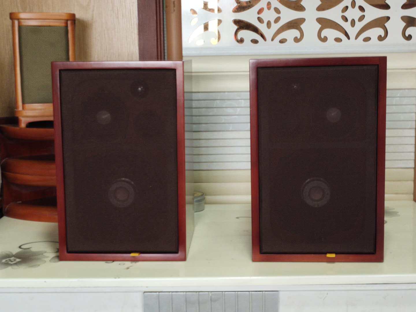 Quality BMW Benz Land Rover and other detached car horn retrofit debugging speaker empty box housing to be made solid wood splint