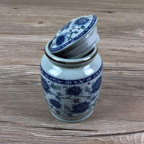 Ceramic sealed tank portable small tea storage tank Chinese retro tea tank blue and white porcelain household moisture-proof tea tank