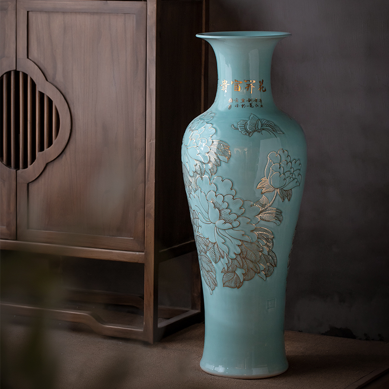 Jingdezhen Ceramic Hand-painted Large Vase Light Extravagant High-end Luxury luxury Extravagant Porcelain Pendulum with Painted Golden Peony in the Living Room