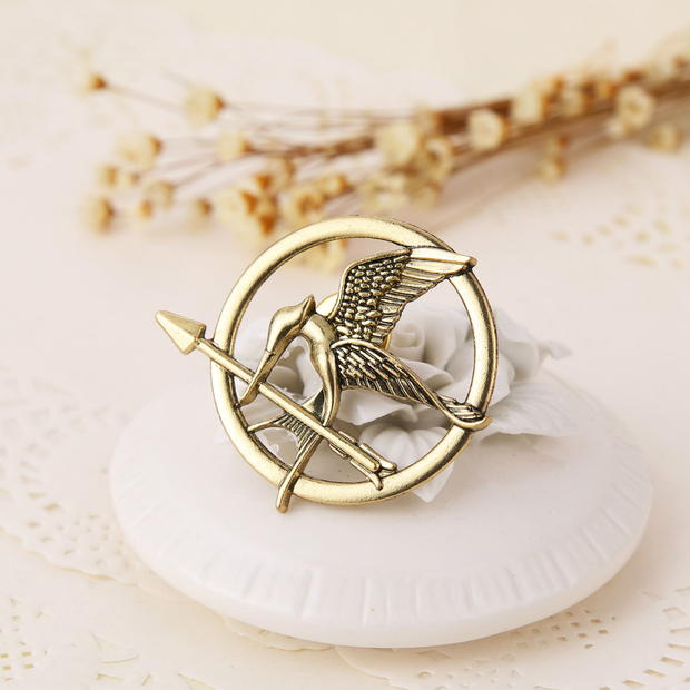Trò chơi đói thời trang châu Âu và châu Âu nhạo báng chim retro trâm đói trò chơi trâm cài huy hiệu boutonniere gốc ghim cài áo vest nam Gucci
