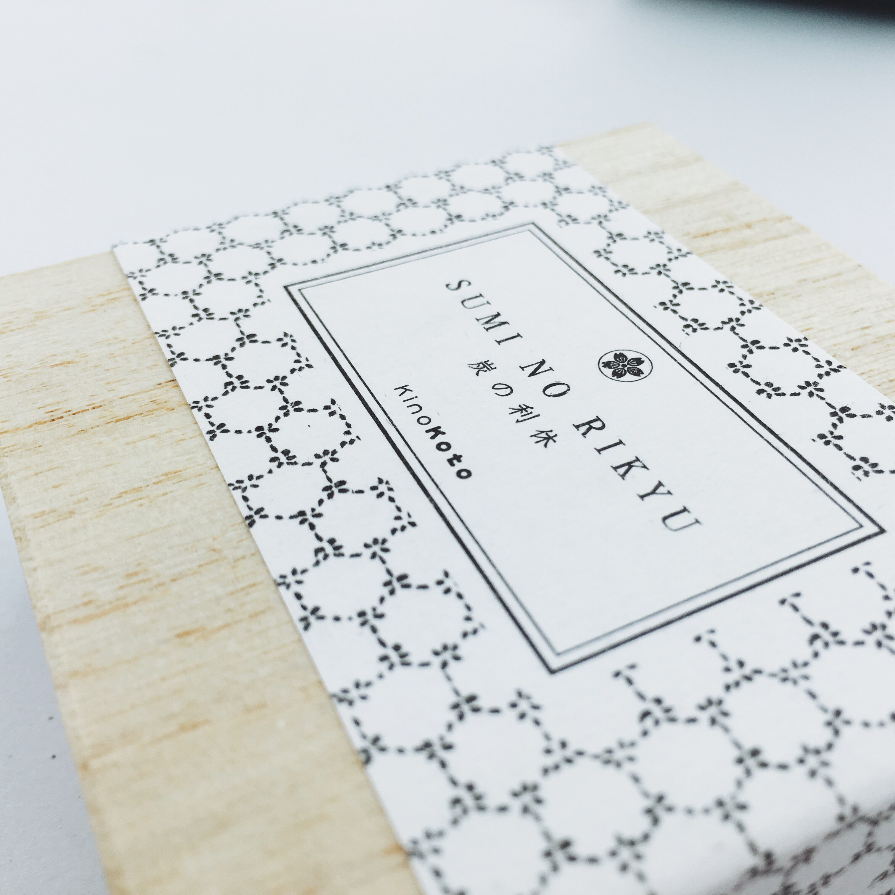 Japanese spot kinokoto decompression indoor aromatherapy wooden box cherry blossom charcoal block activated carbon