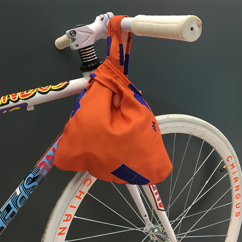 Li Tea DxMoney Shops limited number of portable cloth bags three-color Entrance Canvas Literature and Shoulder Bag